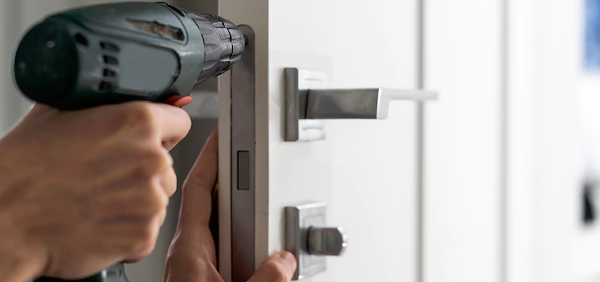 Locksmith For Lock Replacement Near Me in Placentia, CA